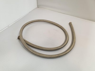 #8 Steel braided hose (säljs/ fot á 30 cm)