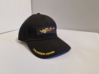 V8 Thunder Cars keps inkl. brodyr med namn & nummer (stängd i nacken)